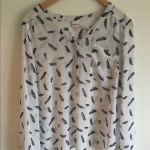 Merona feather pattern blouse